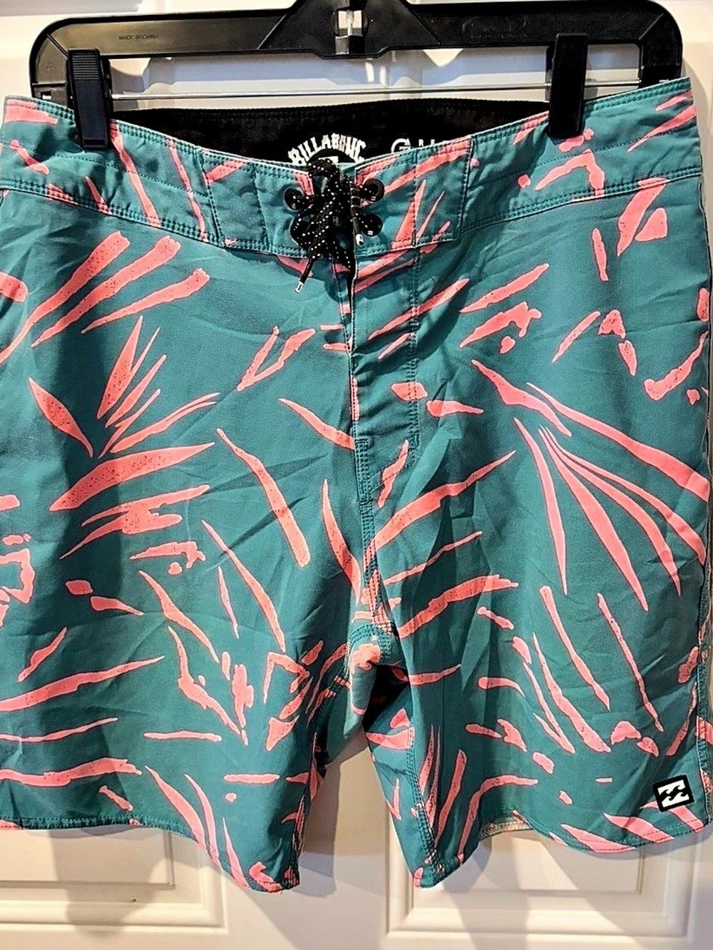 Billabong Recycler Sundays Boardshorts Green & Pink Waist 30